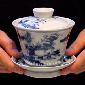 Offering tea in a gaiwan