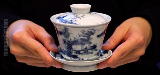 Offering tea in a gaiwan
