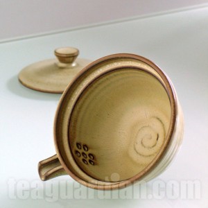 Glazed stoneware modified shape gaiwan with spout