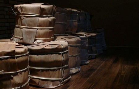 Pu'er cha bings in columns of seven discuses each