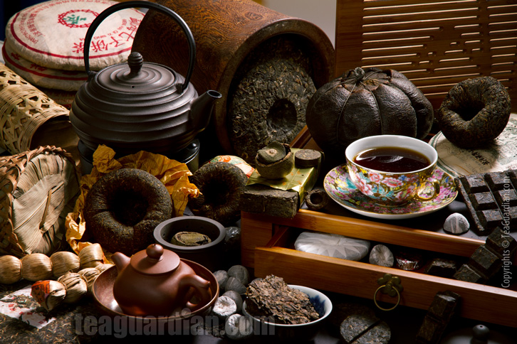 Different varieties of compressed tea