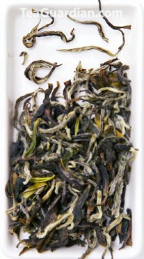 Fuding semi-black white tea