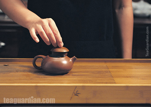 Gongfu Infusion Fundamental Steps: Skim foam