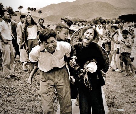 Illegal immigrants being sent back to China, 1962